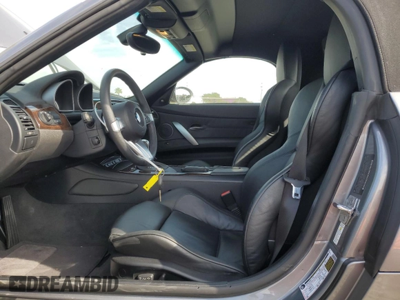 2008 BMW Z4 3.0si with VIN 4USBU53568LX85629, listed as a Copart auction lot 50333705 with 3,895 mi miles and Salvage title. Bid and sale history available at DreamBid. Image 7.