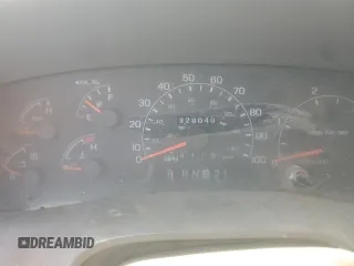 2000 Ford F-250 XL with VIN 1FTNF21F0YEC85459, listed as a Copart auction lot 63040505 with 328,049 mi miles and Salvage title. Bid and sale history available at DreamBid. Image 9.