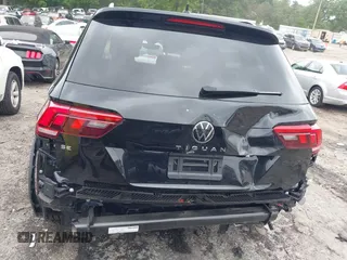 2023 Volkswagen Tiguan SE R-Line Black с VIN 3VVCB7AX2PM083015, выставлен на аукционе IAAI как лот 42129681 с пробегом 13 272 миль миль и . История ставок и продаж доступна на DreamBid. Изображение 16.