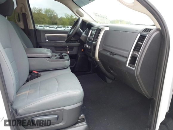 2018 Ram 1500 SLT z VIN 1C6RR6GG7JS303941, wystawiony jako IAAI lot #41942236 z przebiegiem 142 098 mil mil oraz . Historia ofert i sprzedaży dostępna na DreamBid. Obrazek 5.