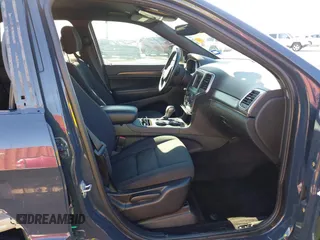 2018 Jeep Grand Cherokee Laredo E with VIN 1C4RJFAG4JC370502, listed as a IAAI auction lot 41342367 with 104,307 mi miles. Bid and sale history available at carsss.com. Image 5.