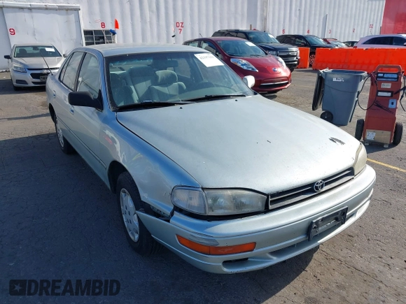 1994 Toyota Camry LE z VIN JT2SK12E0R0209312, wystawiony jako IAAI lot #42197159 z przebiegiem 270 657 mil mil oraz . Historia ofert i sprzedaży dostępna na DreamBid. Obrazek 6.