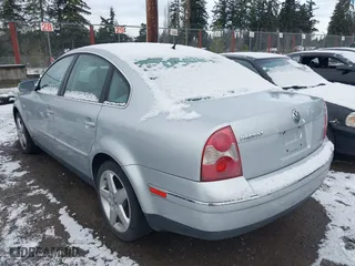 2002 Volkswagen Passat GLS with VIN WVWPD63B72P445980, listed as a IAAI auction lot 41366620 with 168,590 mi miles. Bid and sale history available at carsss.com. Image 3.