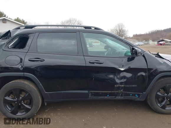 2019 Jeep Cherokee Latitude Plus with VIN 1C4PJMLB6KD389996, listed as a IAAI auction lot 41849419 with 60,122 mi miles. Bid and sale history available at carsss.com. Image 14.