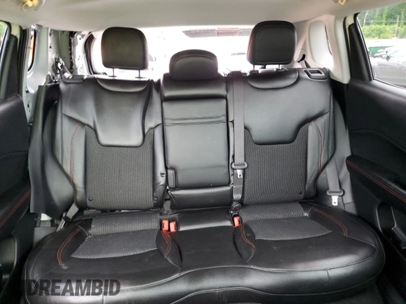 2020 Jeep Compass Trailhawk z VIN 3C4NJDDB1LT122251, wystawiony jako Copart lot #55255875 z przebiegiem 104 462 mil mil oraz Szkoda całkowita • Salvage title. Historia ofert i sprzedaży dostępna na DreamBid. Obrazek 10.