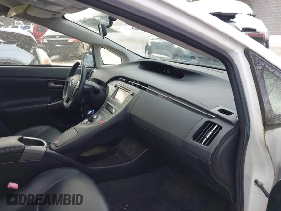 2013 Toyota Prius One with VIN JTDKN3DU0D5597099, listed as a IAAI auction lot 41600229 with 77,937 mi miles. Bid and sale history available at carsss.com. Image 5.