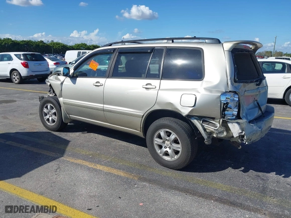 2002 Toyota Highlander with VIN JTEGF21A120071643, listed as a IAAI auction lot 41593796 with 157,608 mi miles. Bid and sale history available at carsss.com. Image 3.
