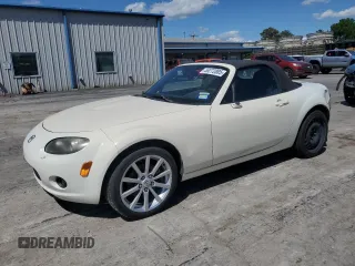 2007 Mazda MX-5 Miata Sport z VIN JM1NC25F370129642, wystawiony jako Copart lot #55272885 z przebiegiem 139 698 mil mil oraz Tytuł czysty. Historia ofert i sprzedaży dostępna na DreamBid. Obrazek 1.