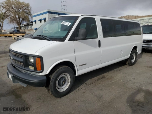 2002 Chevrolet Express Van with VIN 1GAHG39R921201628, listed as a Copart auction lot 52041725 with 72,472 mi miles and Clean Title. Bid and sale history available at carsss.com. Image 1.