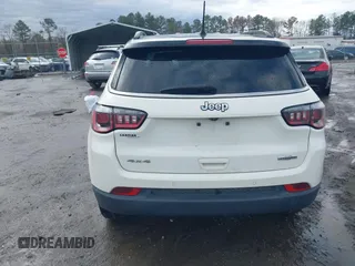 2019 Jeep Compass Latitude with VIN 3C4NJDBB1KT761196, listed as a IAAI auction lot 41812230 with 51,268 mi miles. Bid and sale history available at carsss.com. Image 15.