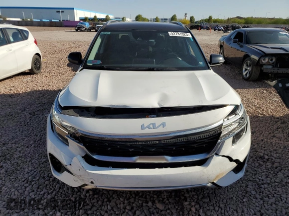 2022 Kia Seltos S with VIN KNDEU2AA4N7305576, listed as a Copart auction lot 52781825 with 75,133 mi miles and Salvage title. Bid and sale history available at DreamBid. Image 5.