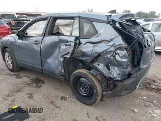 2025 Toyota Corolla Cross L с VIN 7MUAAAAG0SV123032, выставлен на аукционе IAAI как лот 42292755 с пробегом Не указан миль и . История ставок и продаж доступна на DreamBid. Изображение 3.