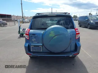 2010 Toyota RAV4 Limited с VIN JTMYK4DVXA5027222, выставлен на аукционе IAAI как лот 42057063 с пробегом 135 259 миль миль и . История ставок и продаж доступна на DreamBid. Изображение 16.
