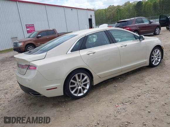 2015 Lincoln MKZ Hybrid with VIN 3LN6L2LU2FR623121, listed as a IAAI auction lot 41970272 with 209,510 mi miles. Bid and sale history available at carsss.com. Image 4.