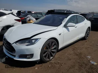 2013 Tesla Model S with VIN 5YJSA1CG1DFP22301, listed as a Copart auction lot 47323125 with 120,834 mi miles and Clean Title. Bid and sale history available at carsss.com. Image 1.