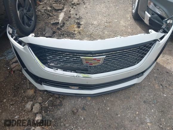 2024 Cadillac CT5 Premium Luxury z VIN 1G6DT5RW3R0129279, wystawiony jako IAAI lot #42011369 z przebiegiem 5 477 mil mil oraz . Historia ofert i sprzedaży dostępna na DreamBid. Obrazek 12.