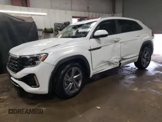 2024 Volkswagen Atlas SEL R-Line z VIN 1V2AE2CAXRC233383, wystawiony jako Copart lot #51813245 z przebiegiem 3 333 mil mil oraz Szkoda całkowita • Salvage title. Historia ofert i sprzedaży dostępna na DreamBid. Obrazek 1.