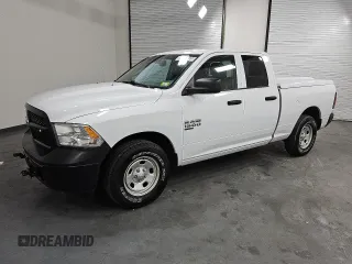 2019 Ram 1500 Tradesman z VIN 1C6RR7FG5KS672483, wystawiony jako Copart lot #60942425 z przebiegiem 143 359 mil mil oraz Czysty tytuł • Clean title. Historia ofert i sprzedaży dostępna na DreamBid. Obrazek 1.