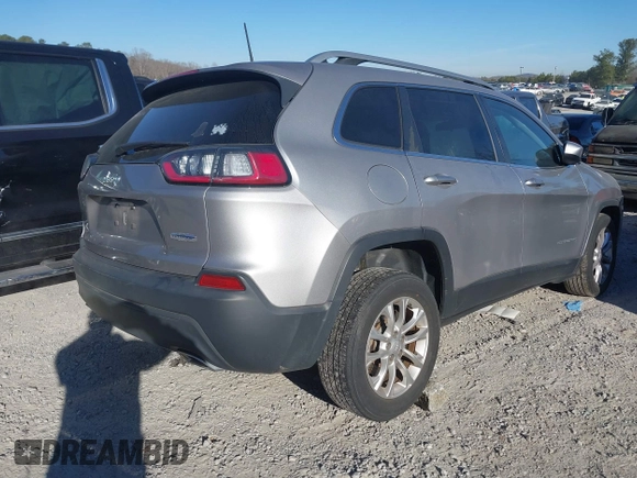2019 Jeep Cherokee Latitude with VIN 1C4PJLCX6KD285305, listed as a IAAI auction lot 41670351 with 20,343 mi miles and . Bid and sale history available at DreamBid. Image 4.