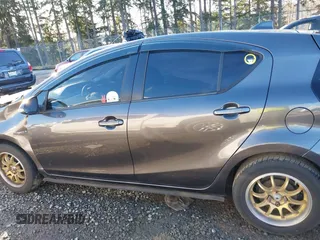 2015 Toyota Prius One with VIN JTDKDTB30F1584912, listed as a IAAI auction lot 41390815 with 81,275 mi miles and . Bid and sale history available at carsss.com. Image 15.