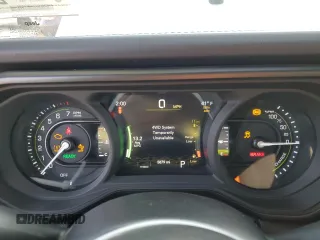2024 Jeep Wrangler Sahara with VIN 1C4RJXP60RW128448, listed as a Copart auction lot 48658135 with 5,879 mi miles and Salvage Title. Bid and sale history available at DreamBid. Image 9.
