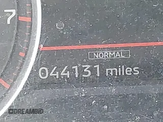 2023 Mitsubishi Outlander ES z VIN JA4J3TA86PZ015703, wystawiony jako IAAI lot #41041126 z przebiegiem 44 131 mil mil oraz . Historia ofert i sprzedaży dostępna na DreamBid. Obrazek 15.