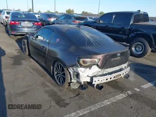 2017 Toyota 86 z VIN JF1ZNAA13H9705460, wystawiony jako IAAI lot #41955022 z przebiegiem 83 218 mil mil oraz . Historia ofert i sprzedaży dostępna na DreamBid. Obrazek 3.