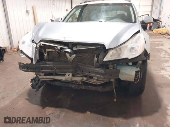 2014 Subaru Outback Premium with VIN 4S4BRCCC3E3212043, listed as a IAAI auction lot 41437728 with 154,506 mi miles and . Bid and sale history available at DreamBid. Image 6.