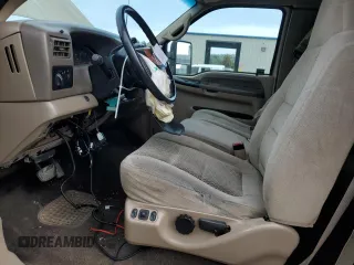 2001 Ford Super Duty F-250 XL with VIN 1FTNX21S51EA42259, listed as a Copart auction lot 52824435 with 183,134 mi miles and Salvage Title. Bid and sale history available at carsss.com. Image 7.