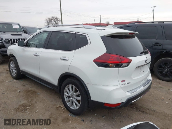 2020 Nissan Rogue SV z VIN KNMAT2MT8LP539943, wystawiony jako IAAI lot #41720857 z przebiegiem 65 624 mil mil oraz . Historia ofert i sprzedaży dostępna na DreamBid. Obrazek 3.