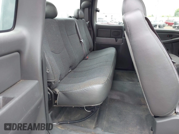 2006 GMC Sierra 1500 SLE1 z VIN 1GTEC19Z16Z267821, wystawiony jako IAAI lot #42522275 z przebiegiem 152 717 mil mil oraz . Historia ofert i sprzedaży dostępna na DreamBid. Obrazek 8.