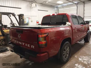 2025 Nissan Frontier PRO-4X with VIN 1N6ED1EK2SN608647, listed as a IAAI auction lot 41536731 with 3,161 mi miles. Bid and sale history available at carsss.com. Image 4.