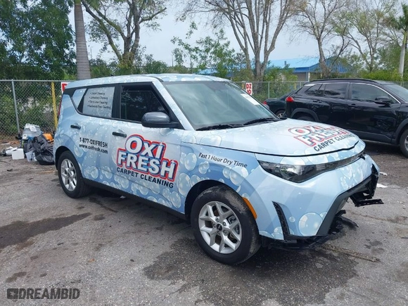 2024 Kia Soul LX with VIN KNDJ23AU4R7242246, listed as a IAAI auction lot 41667185 with 7,259 mi miles. Bid and sale history available at carsss.com. Image 1.