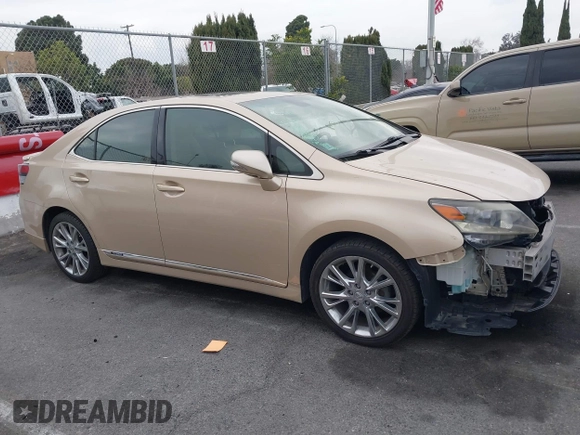 2010 Lexus HS 250h z VIN JTHBB1BA5A2001390, wystawiony jako IAAI lot #41461395 z przebiegiem 140 654 mil mil oraz . Historia ofert i sprzedaży dostępna na DreamBid. Obrazek 14.