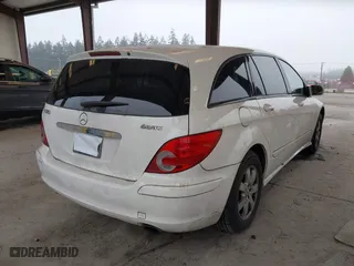 2006 Mercedes-Benz R-Class 3.5L with VIN 4JGCB65E66A028785, listed as a IAAI auction lot 41880524 with 158,442 mi miles. Bid and sale history available at carsss.com. Image 4.