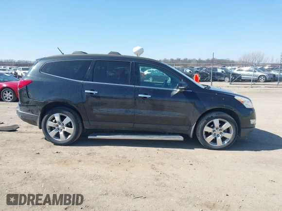 2011 Chevrolet Traverse 1LT z VIN 1GNKRGEDXBJ413826, wystawiony jako IAAI lot #41774666 z przebiegiem 190 483 mil mil oraz . Historia ofert i sprzedaży dostępna na DreamBid. Obrazek 13.