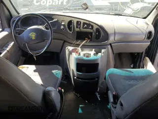 2001 Ford Econoline Wagon XL z VIN 1FBSS31S31HB25585, wystawiony jako Copart lot #46612994 z przebiegiem 145 122 mil mil oraz Nie do naprawy. Historia ofert i sprzedaży dostępna na DreamBid. Obrazek 8.