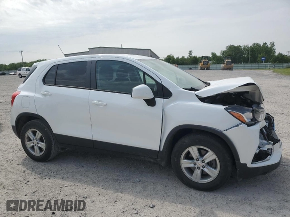 2020 Chevrolet Trax LS with VIN KL7CJKSB1LB087739, listed as a Copart auction lot 60591725 with 16,096 mi miles and Salvage title. Bid and sale history available at DreamBid. Image 4.
