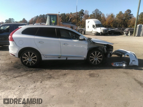2017 Volvo XC60 Inscription z VIN YV449MRU6H2015037, wystawiony jako IAAI lot #40680824 z przebiegiem 55 400 mil mil oraz . Historia ofert i sprzedaży dostępna na DreamBid. Obrazek 14.