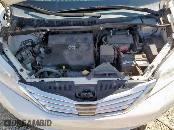 2013 Toyota Sienna XLE AAS z VIN 5TDYK3DC6DS315505, wystawiony jako Copart lot #58428475 z przebiegiem 140 140 mil mil oraz Szkoda całkowita • Salvage title. Historia ofert i sprzedaży dostępna na DreamBid. Obrazek 12.