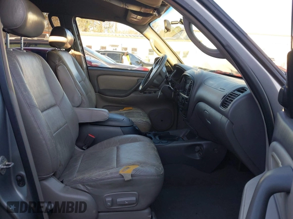 2002 Toyota Sequoia SR5 with VIN 5TDZT34A92S094303, listed as a IAAI auction lot 41739875 with 250,576 mi miles and . Bid and sale history available at carsss.com. Image 5.