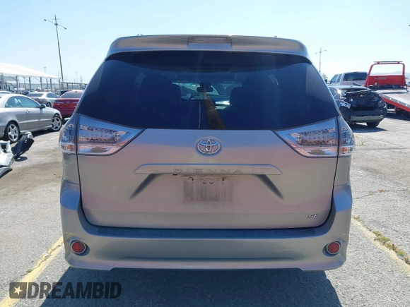 2013 Toyota Sienna SE с VIN 5TDXK3DC7DS287161, выставлен на аукционе IAAI как лот 42249232 с пробегом 168 307 миль миль и . История ставок и продаж доступна на DreamBid. Изображение 17.