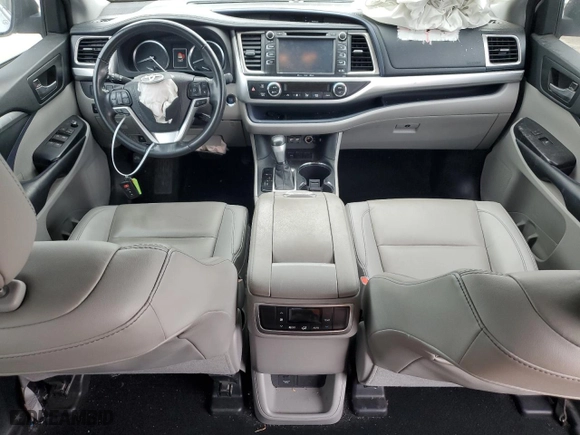 2019 Toyota Highlander SE with VIN 5TDKZRFH0KS559919, listed as a Copart auction lot 48600165 with 48,384 mi miles and Salvage Title. Bid and sale history available at carsss.com. Image 9.