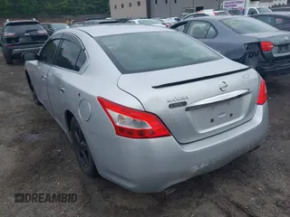 2009 Nissan Maxima S с VIN 1N4AA51E19C827371, выставлен на аукционе IAAI как лот 42306914 с пробегом 263 226 миль миль и . История ставок и продаж доступна на DreamBid. Изображение 3.