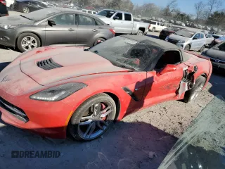 2014 Chevrolet Corvette Z51 3LT z VIN 1G1YM3D76E5133848, wystawiony jako Copart lot #83348284 z przebiegiem 8 803 mil mil oraz Szkoda całkowita • Salvage title. Historia ofert i sprzedaży dostępna na DreamBid. Obrazek 1.
