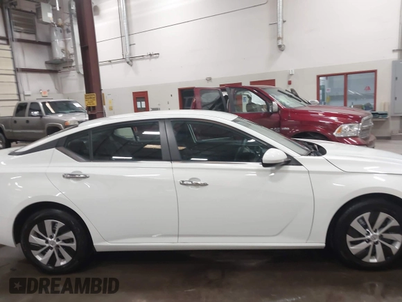 2023 Nissan Altima S with VIN 1N4BL4BV0PN366544, listed as a IAAI auction lot 42168319 with 5,182 mi miles and . Bid and sale history available at carsss.com. Image 14.