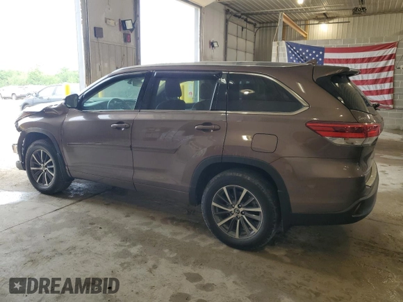 2018 Toyota Highlander SE с VIN 5TDJZRFHXJS872020, выставлен на аукционе Copart как лот 57116995 с пробегом 100 505 миль миль и Списание • Salvage title. История ставок и продаж доступна на DreamBid. Изображение 2.