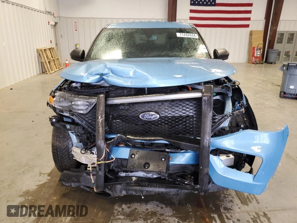 2022 Ford Police Interceptor Utility z VIN 1FM5K8AW1NNA09765, wystawiony jako Copart lot #71442844 z przebiegiem Nie podano mil oraz Szkoda całkowita • Salvage title. Historia ofert i sprzedaży dostępna na DreamBid. Obrazek 5.