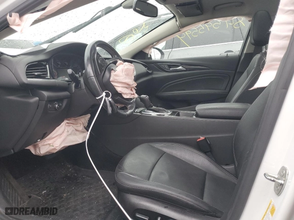 2019 Buick Regal TourX Essence with VIN W04GV8SX9K1039539, listed as a Copart auction lot 84595594 with 73,359 mi miles and Non Repairable. Bid and sale history available at carsss.com. Image 7.