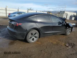 2023 Tesla Model 3 z VIN 5YJ3E1EA5PF695044, wystawiony jako Copart lot #45182665 z przebiegiem 21 104 mil mil oraz Szkoda całkowita • Salvage title. Historia ofert i sprzedaży dostępna na DreamBid. Obrazek 3.